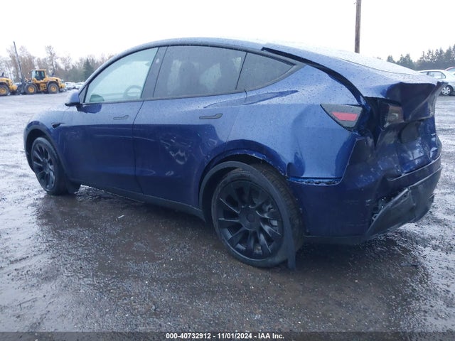 2024 TESLA MODEL Y 7SAYGDEE8RF114761 Photo 2