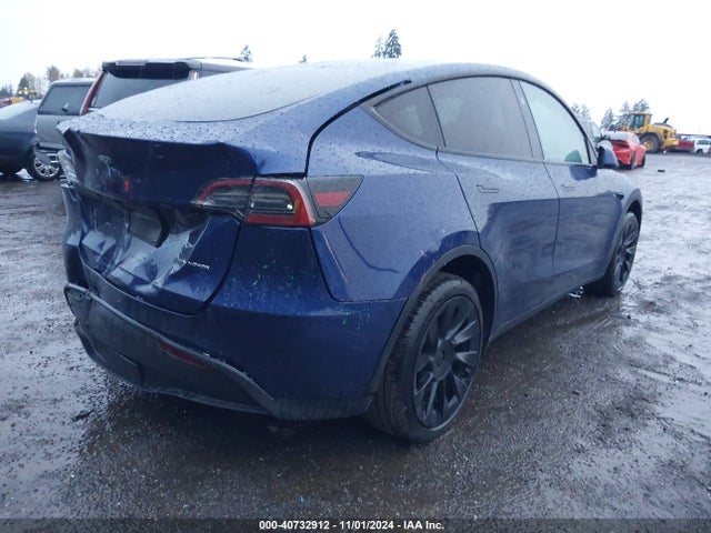 2024 TESLA MODEL Y 7SAYGDEE8RF114761 Photo 3