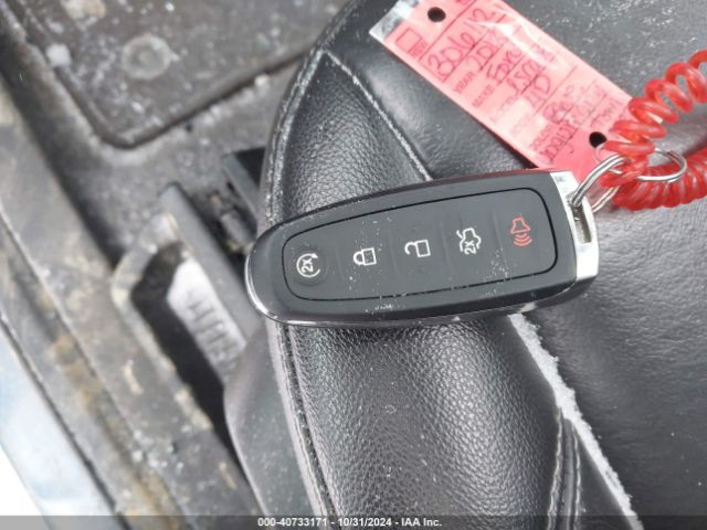 1FMCU9J98JUA65199 Ford Escape Titanium