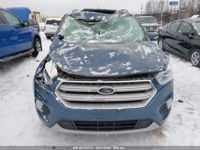 1FMCU9J98JUA65199 Ford Escape Titanium