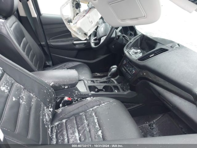 1FMCU9J98JUA65199 Ford Escape Titanium