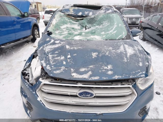 1FMCU9J98JUA65199 Ford Escape Titanium