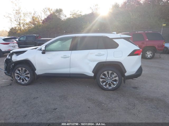 2T3A1RFV8RW415505 Toyota Rav4 Xle Premium