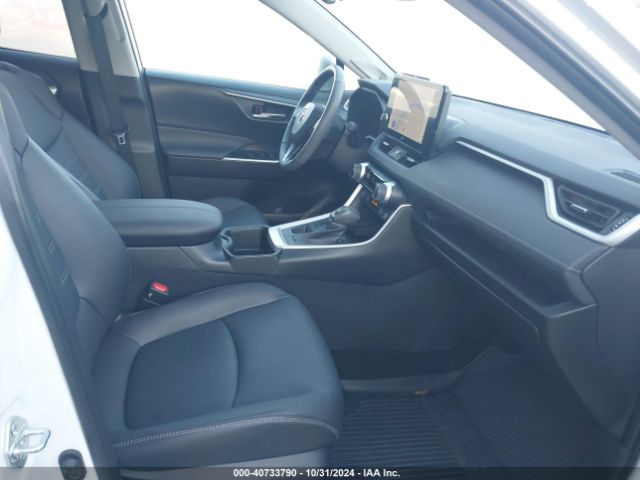 2T3A1RFV8RW415505 Toyota Rav4 Xle Premium