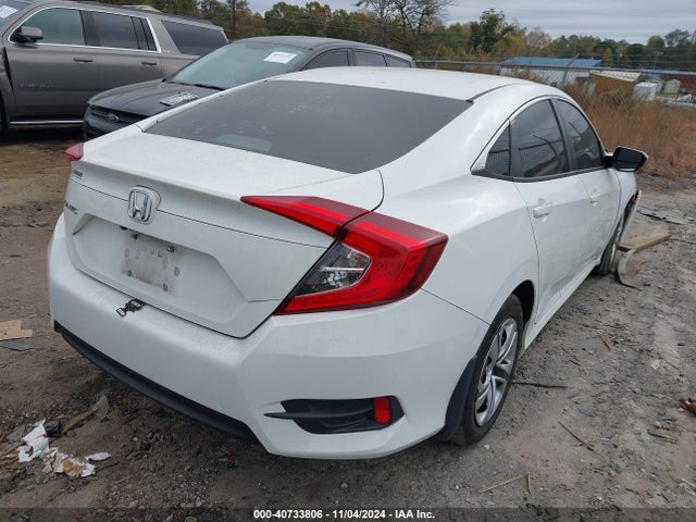 Honda Civic Lx 2018 2HGFC2F52JH589910 Image 4
