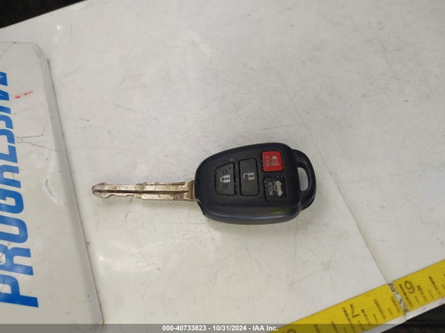 2T1BURHE9KC219081 Toyota COROLLA SE
