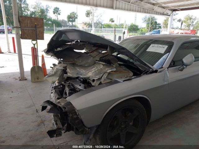 2C3CDZAG0GH325825 Dodge Challenger Sxt Plus