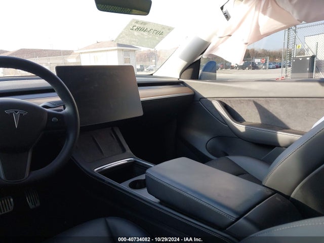 2021 TESLA MODEL Y 5YJYGDEE1MF207255 Photo 4
