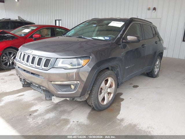 3C4NJCBB2JT268149 Jeep Compass Latitude Fwd