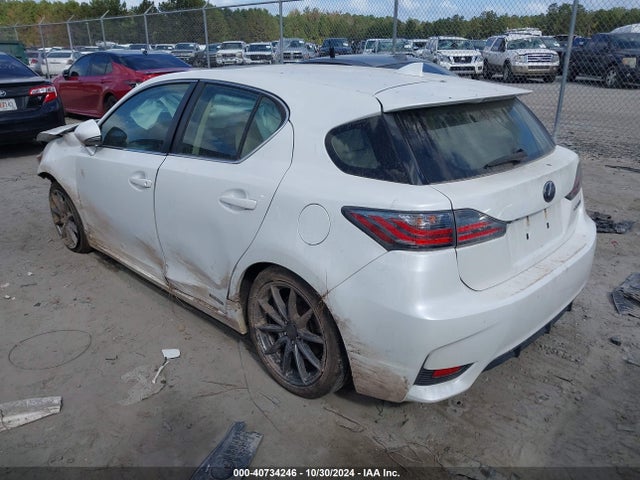 Lexus CT 200H 2014 JTHKD5BH8E2174986 Image 3