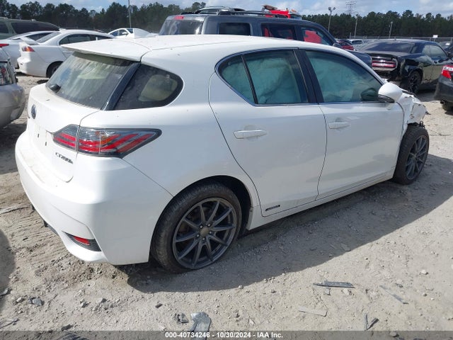 Lexus CT 200H 2014 JTHKD5BH8E2174986 Image 4