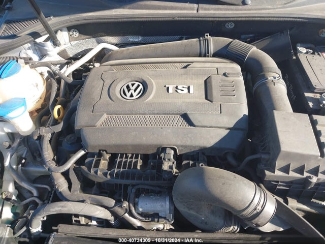 1VWAT7A3XFC112998 Volkswagen Passat 1.8t Limited Edition