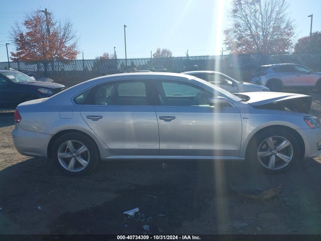 1VWAT7A3XFC112998 Volkswagen Passat 1.8t Limited Edition