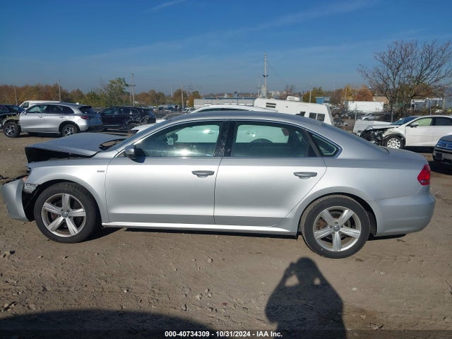 1VWAT7A3XFC112998 Volkswagen Passat 1.8t Limited Edition
