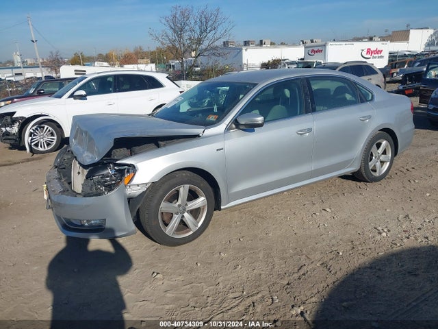 1VWAT7A3XFC112998 Volkswagen Passat 1.8t Limited Edition