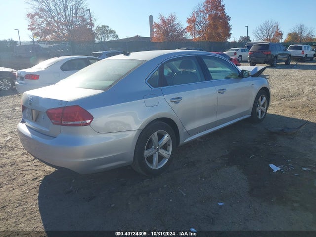 1VWAT7A3XFC112998 Volkswagen Passat 1.8t Limited Edition