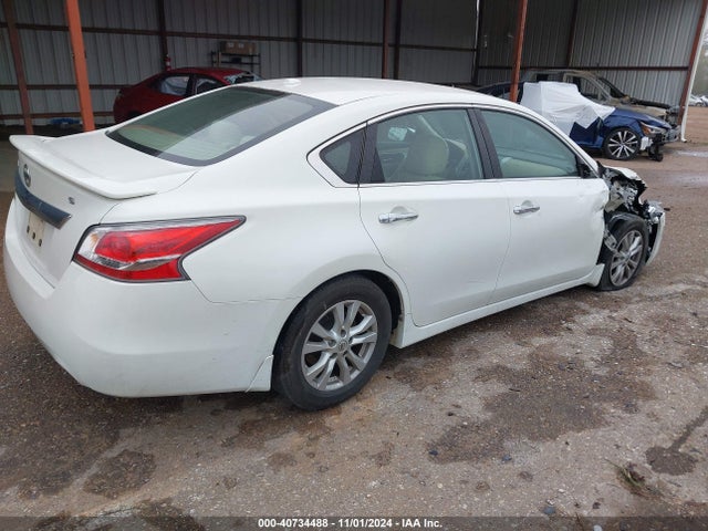 Nissan Altima 2.5 S 2015 1N4AL3AP9FN374097 Image 4