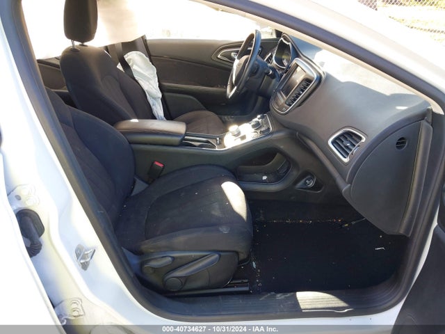 Chrysler 200 Limited 2015 1C3CCCABXFN614513 Image 5