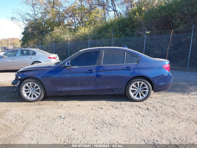 BMW 320i Xdrive 2018 WBA8A3C57JA494827 Image 14