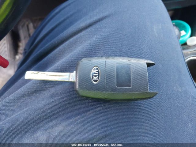 5XYKT4A68FG581826 KIA SORENTO LX