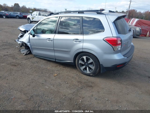 Subaru Forester 2.5i Limited 2017 JF2SJALC9HH554539 Image 3