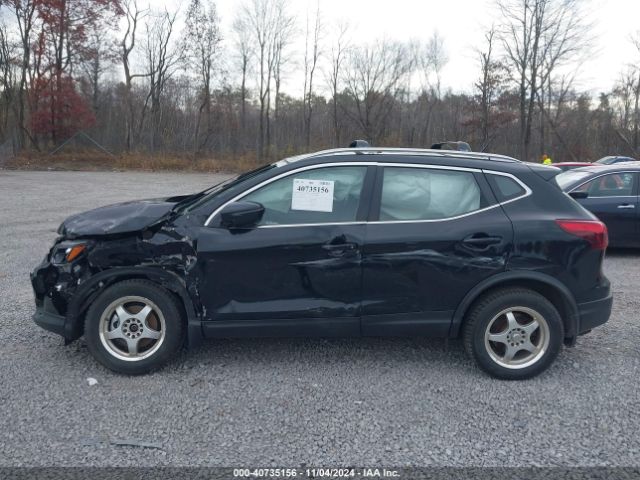 JN1BJ1CR8HW140945 Nissan Rogue Sport Sv