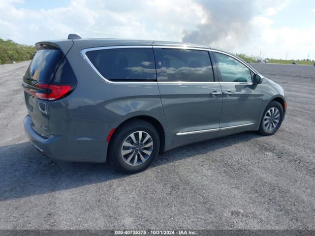 2022 CHRYSLER PACIFICA HYBRID 2C4RC1S71NR144989 Photo 3