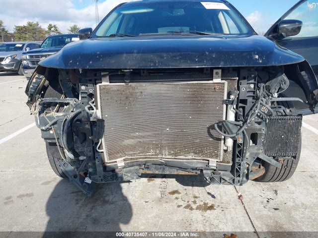 5N1DR2MM7JC662802 Nissan Pathfinder Sv