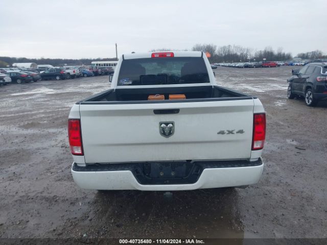 1C6RR7FG0HS700490 RAM 1500 Express  4x4 6'4 Box