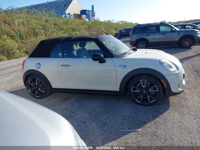 WMWWG9C34H3C81830 Mini Convertible Cooper S