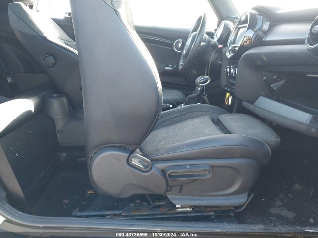 2017 MINI CONVERTIBLE WMWWG9C34H3C81830 Photo 4