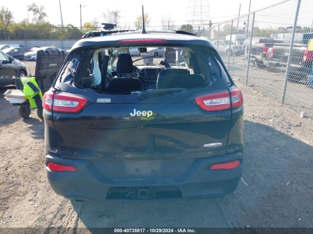 1C4PJLCB0GW136730 Jeep Cherokee Latitude