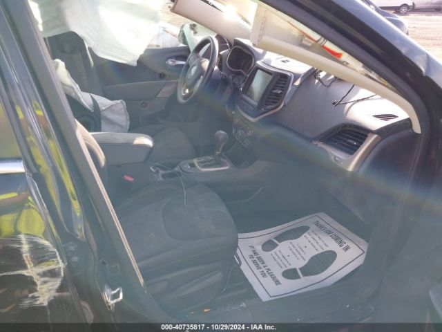 1C4PJLCB0GW136730 Jeep Cherokee Latitude