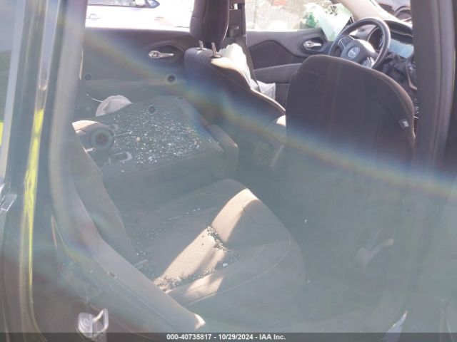 1C4PJLCB0GW136730 Jeep Cherokee Latitude