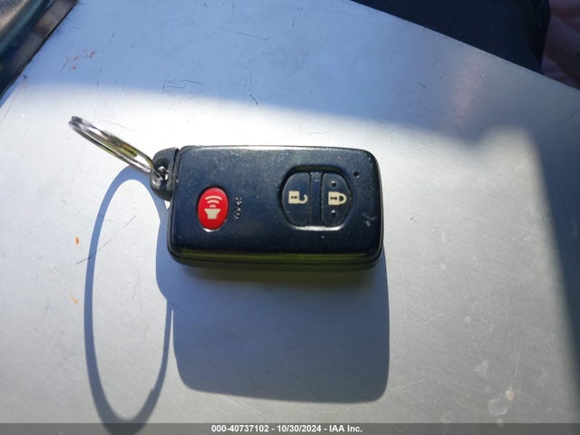 JTDKN3DU4F2003750 Toyota Prius Two