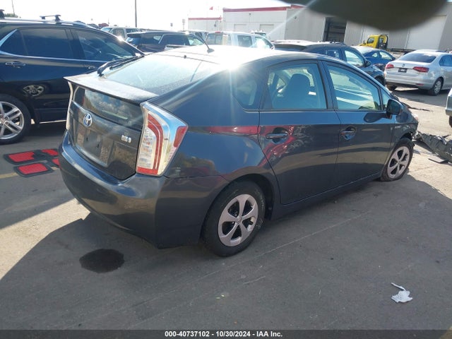 JTDKN3DU4F2003750 Toyota Prius Two