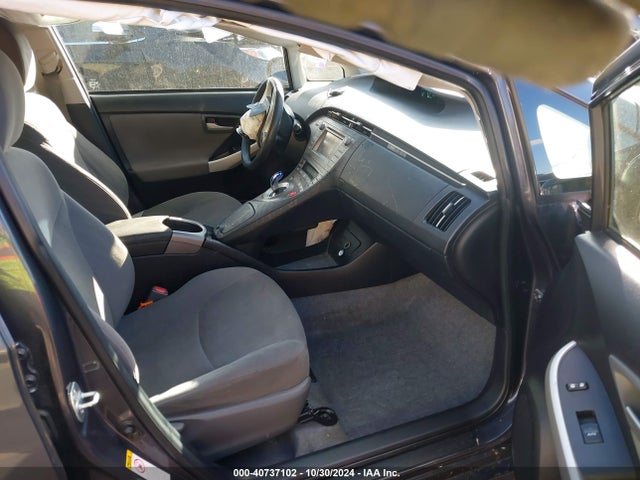 JTDKN3DU4F2003750 Toyota Prius Two