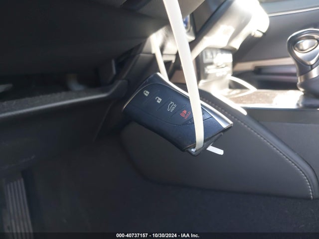 JTHB21B18K2022820 Lexus Es 300h Luxury