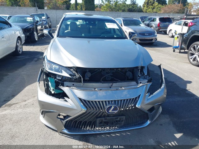 JTHB21B18K2022820 Lexus Es 300h Luxury