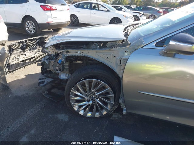 JTHB21B18K2022820 Lexus Es 300h Luxury