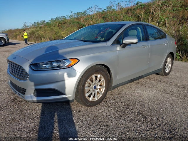 Ford FUSION S 2016 3FA6P0G77GR311532 Image 2