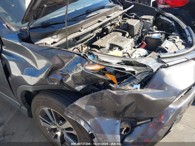 Toyota Rav4 Xle 2018 JTMWFREV1JJ745756 Image 17