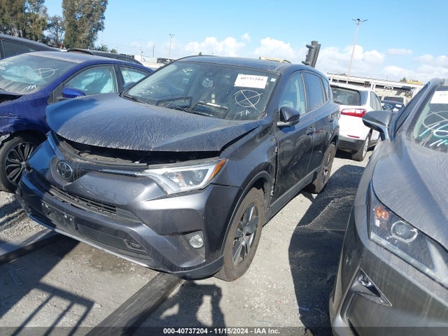 Toyota Rav4 Xle 2018 JTMWFREV1JJ745756 Image 2