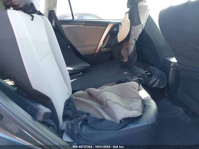 Toyota Rav4 Xle 2018 JTMWFREV1JJ745756 Image 8