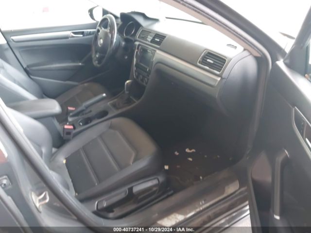 1VWAA7A30JC016490 Volkswagen Passat 2.0t R-line/2.0t S