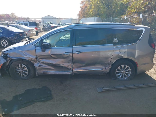 Chrysler Pacifica Touring L 2018 2C4RC1BG1JR269632 Image 14
