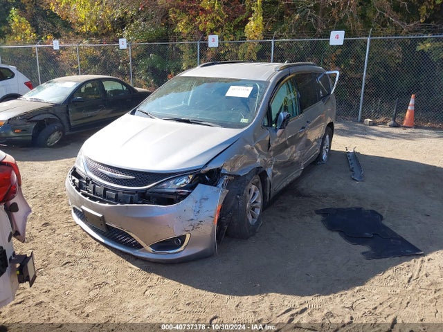 Chrysler Pacifica Touring L 2018 2C4RC1BG1JR269632 Image 2