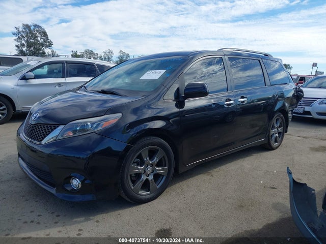 Toyota Sienna Se 8 Passenger 2017 5TDXZ3DC8HS771079 Image 2
