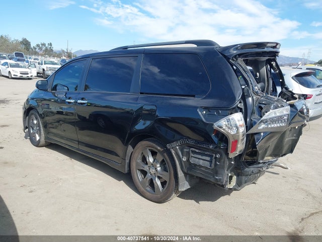 Toyota Sienna Se 8 Passenger 2017 5TDXZ3DC8HS771079 Image 3