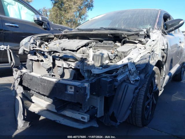 JTNKHMBXXK1020946 Toyota C-HR XLE